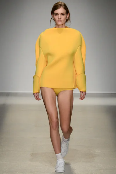 Look 25